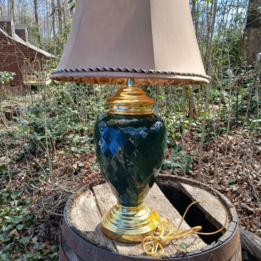 Vtg Hollywood Regency Large ceramic lamp in emerald green with gold accent